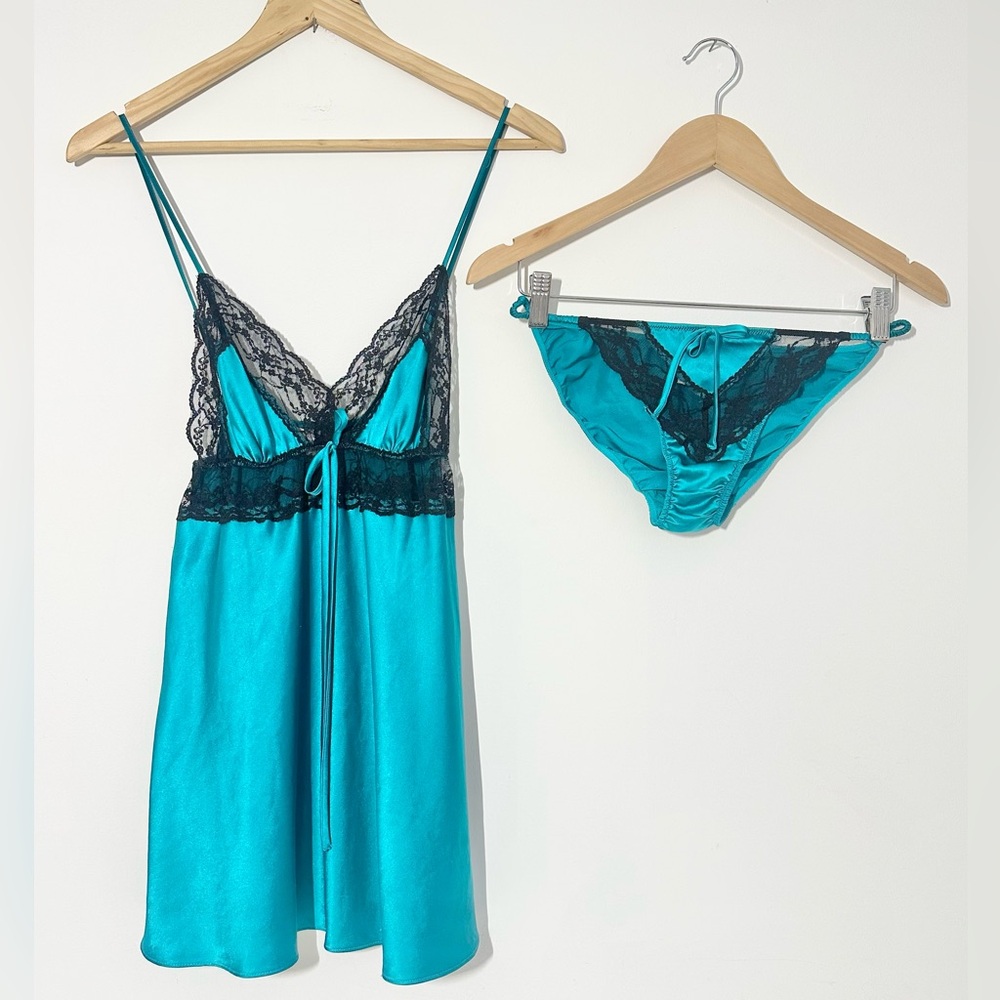 Victoria’s Secret 2010 teal silky satin black lace lingerie panty cami set